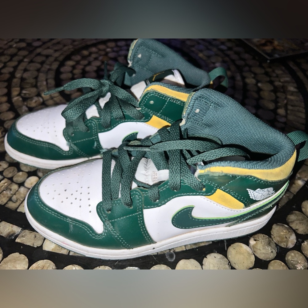 Jordan Kids
Air Jordan 1 Mid "Sonics" sneakers